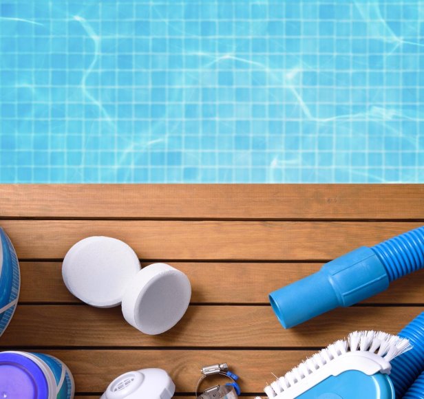 6 noodzakelijke producten voor het onderhoud van je zwembad
